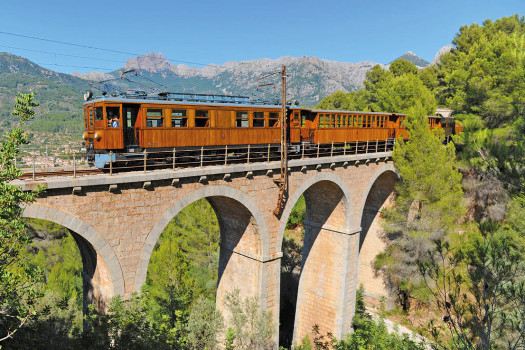Mallorca train tour Mallorca train and boat tour